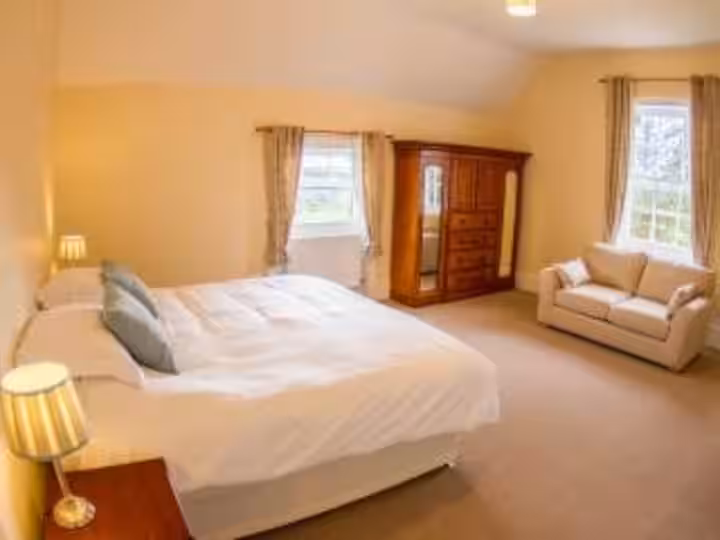 Room at Lusby Manor